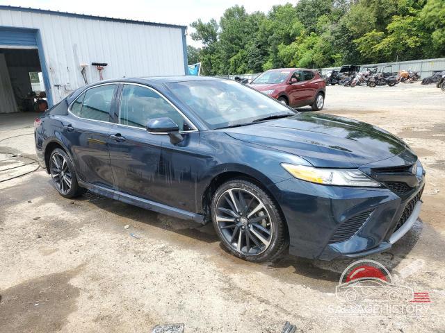 4T1B61HKXJU632349 2018 TOYOTA CAMRY photo no. 4
