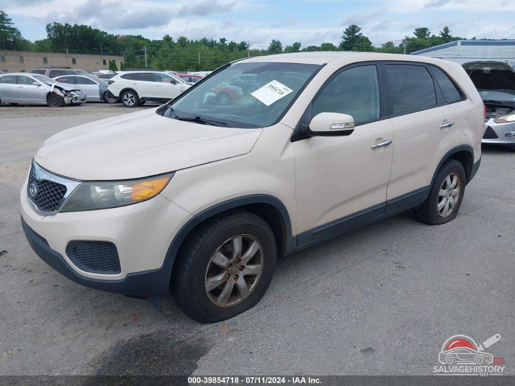 5XYKT3A18BG170175 2011 KIA SORENTO photo no. 2