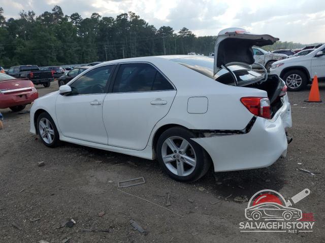 4T1BF1FK7EU799034 2014 TOYOTA CAMRY photo no. 2