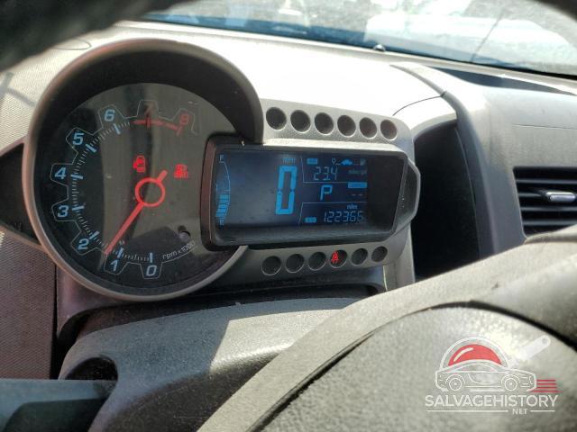 1G1JE5SB1F4106565 2015 CHEVROLET SONIC photo no. 9
