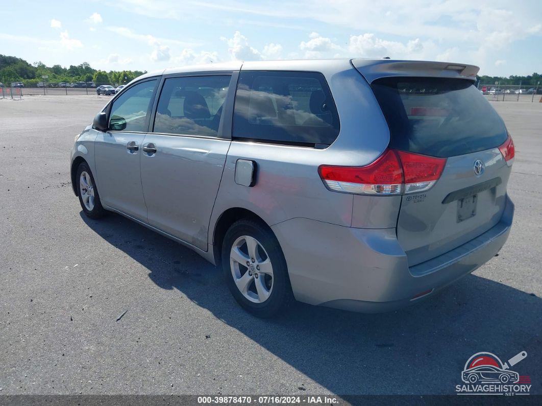 5TDZK3DC1DS394621 2013 TOYOTA SIENNA photo no. 3