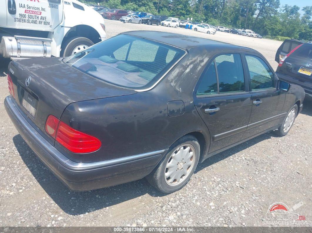 WDBJF65FXWA563836 1998 MERCEDES-BENZ E 320 photo no. 4