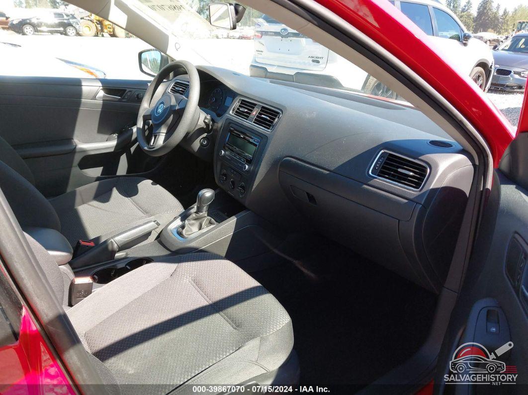 3VW2K7AJ2EM210068 2014 VOLKSWAGEN JETTA photo no. 5