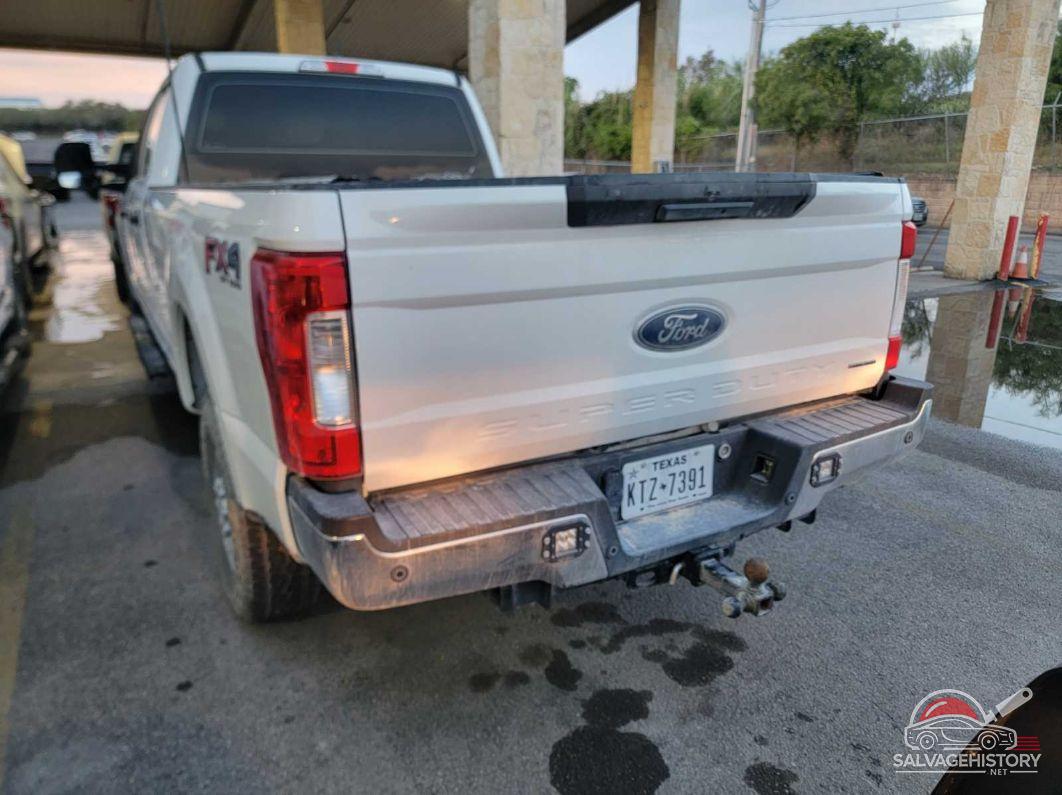 1FT7W2B69JEB73031 2018 FORD F250 photo no. 5