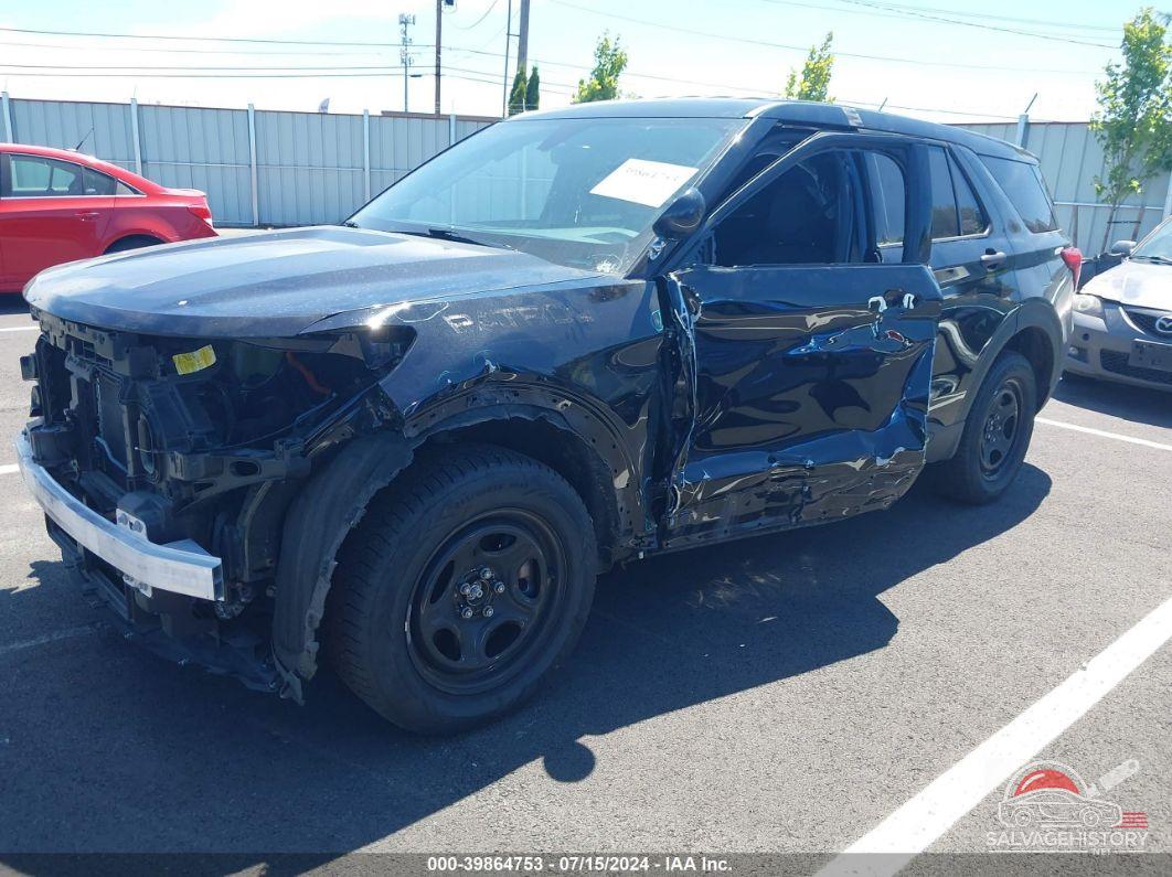 1FM5K8AWXNNA00806 2022 FORD POLICE INTERCEPTOR UTILITY photo no. 2