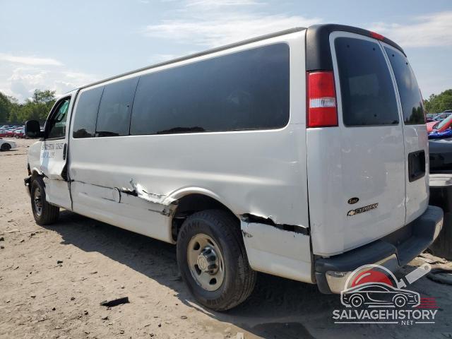 1GAZGPFG2J1320523 2018 CHEVROLET EXPRESS photo no. 2