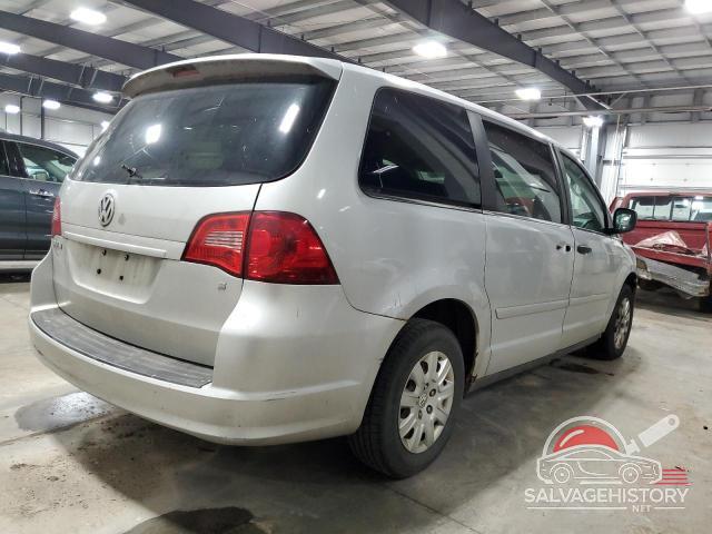 2V8HW44119R517438 2009 VOLKSWAGEN ROUTAN photo no. 3