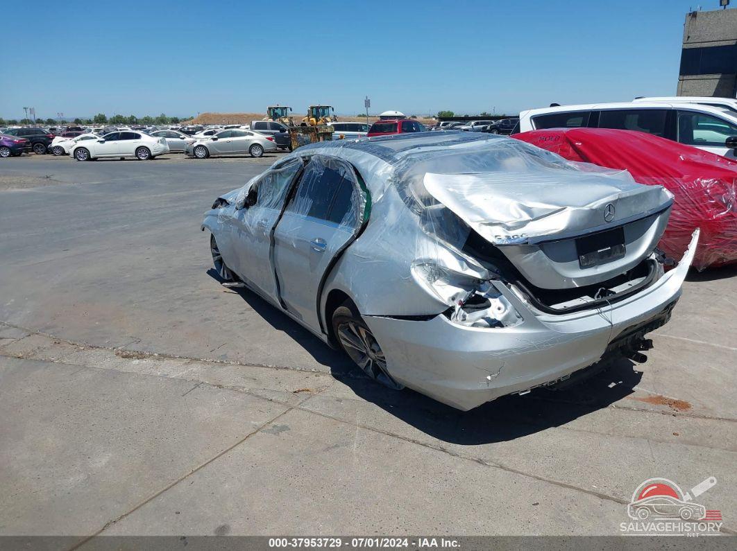 55SWF4JB8GU174375 2016 MERCEDES-BENZ C 300 photo no. 3