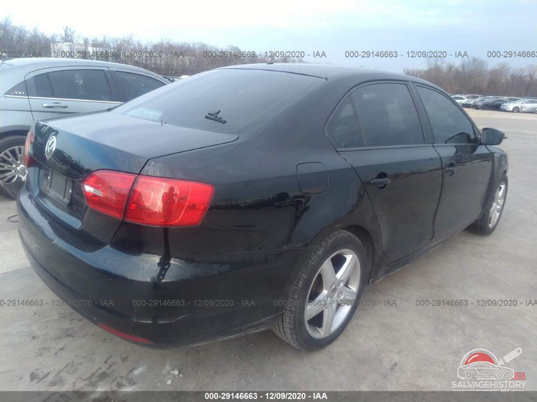 3VW2K7AJ3DM241067 2013 VOLKSWAGEN JETTA SEDAN photo no. 4
