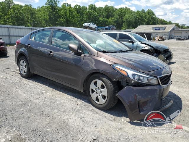 3KPFK4A79HE066363 2017 KIA FORTE photo no. 4
