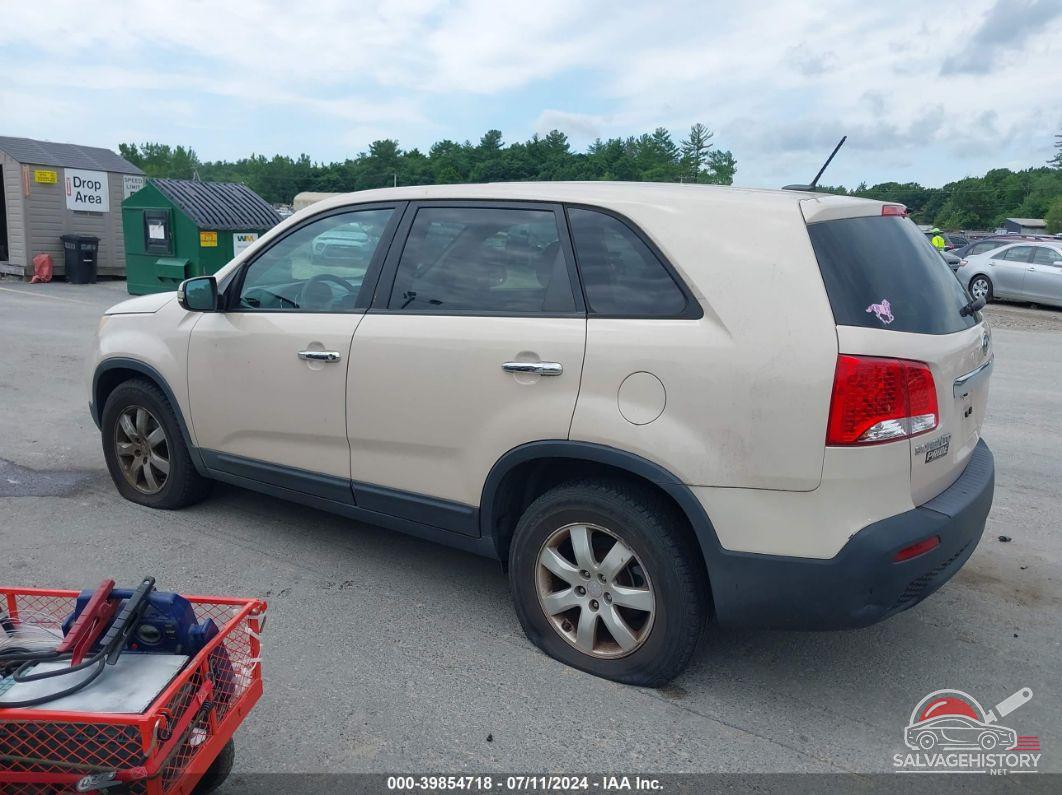 5XYKT3A18BG170175 2011 KIA SORENTO photo no. 3