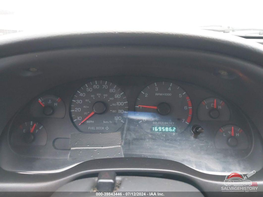1FAFP4043YF138517 2000 FORD MUSTANG photo no. 7