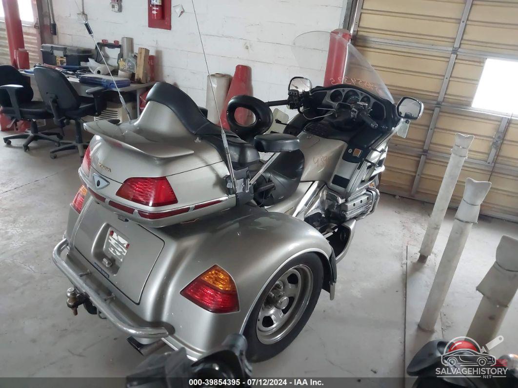 1HFSC47053A202222 2003 HONDA GL1800 photo no. 4