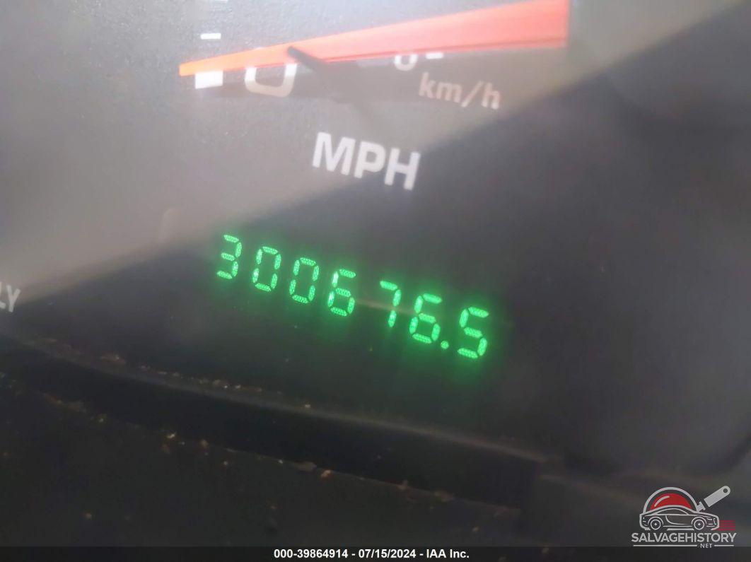 1FTNW21F12EB09186 2002 FORD F-250 photo no. 7