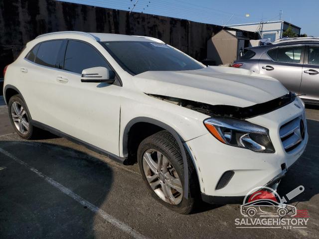 WDCTG4GB9HJ322465 2017 MERCEDES-BENZ GLA-CLASS photo no. 4