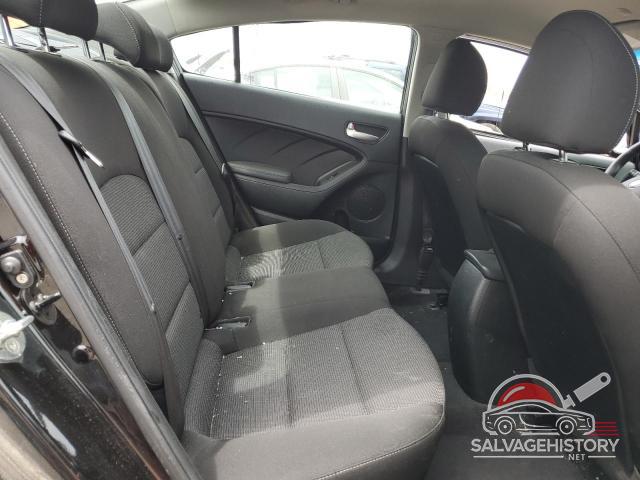3KPFK4A75JE247708 2018 KIA FORTE photo no. 10