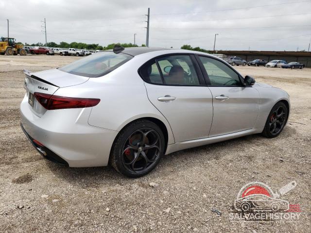 ZARFAEEN9J7597611 2018 ALFA ROMEO GIULIA photo no. 3