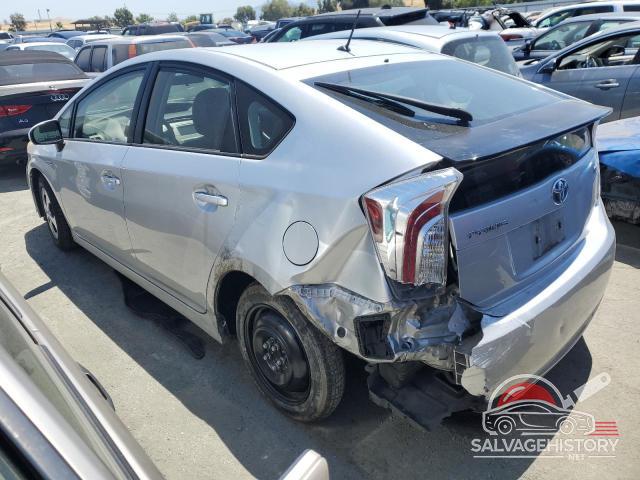 JTDKN3DU8F0476563 2015 TOYOTA PRIUS photo no. 2