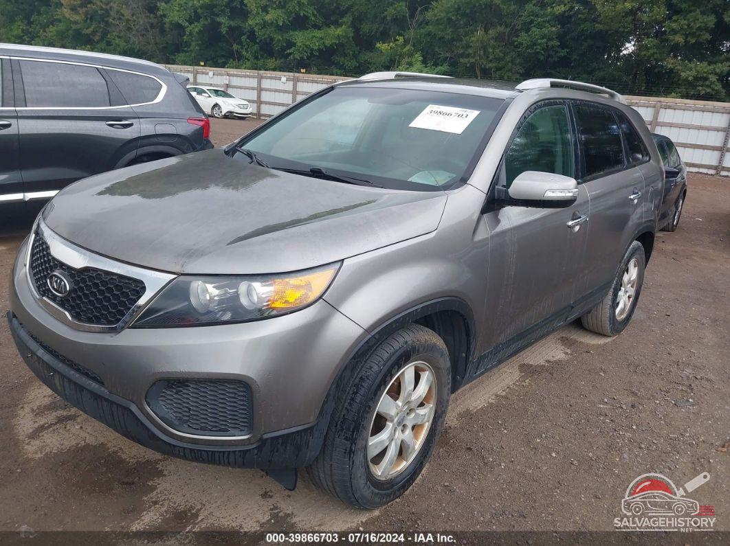 5XYKT4A22DG315115 2013 KIA SORENTO photo no. 2
