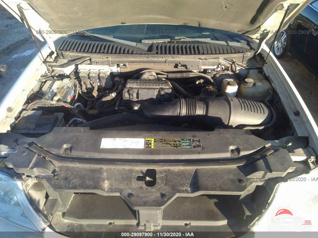 5LMFU28505LJ03833 2005 LINCOLN NAVIGATOR photo no. 10