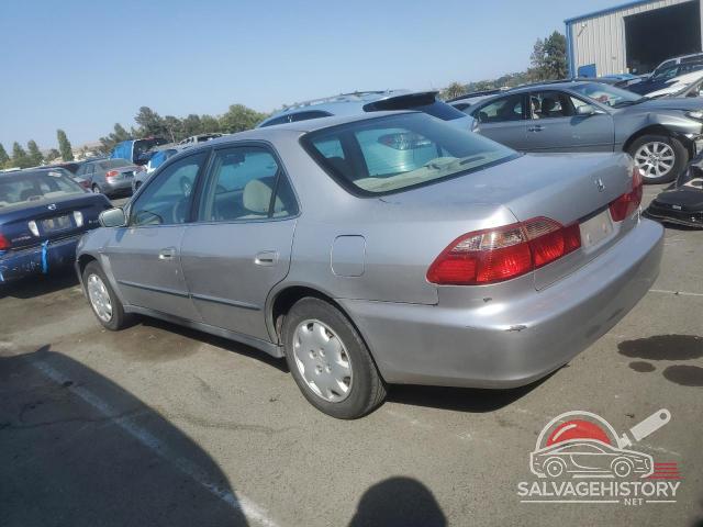 1HGCG5643WA153153 1998 HONDA ACCORD photo no. 2