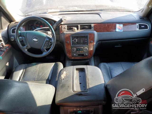 1GNUKHE39AR144664 2010 CHEVROLET SUBURBAN photo no. 8
