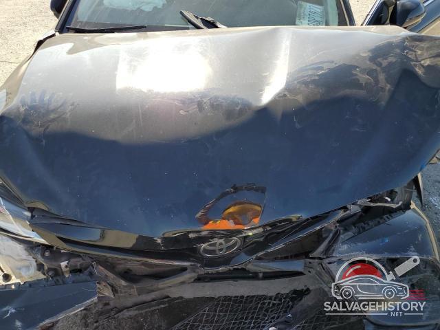 JTNB11HK0J3048840 2018 TOYOTA CAMRY photo no. 11