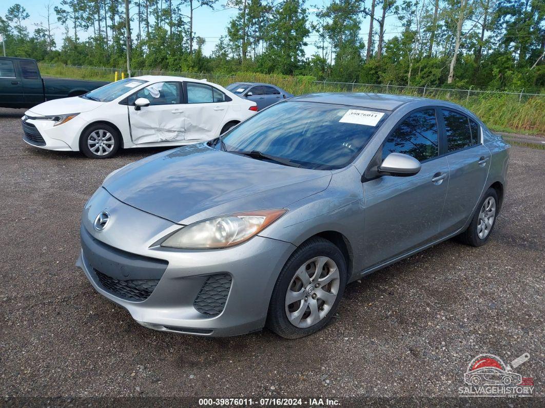 JM1BL1TF5D1796928 2013 MAZDA MAZDA3 photo no. 2