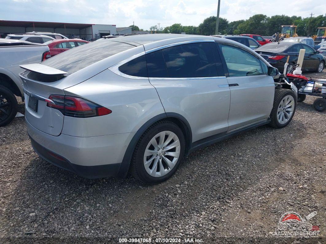 5YJXCAE22GF002558 2016 TESLA MODEL X photo no. 4