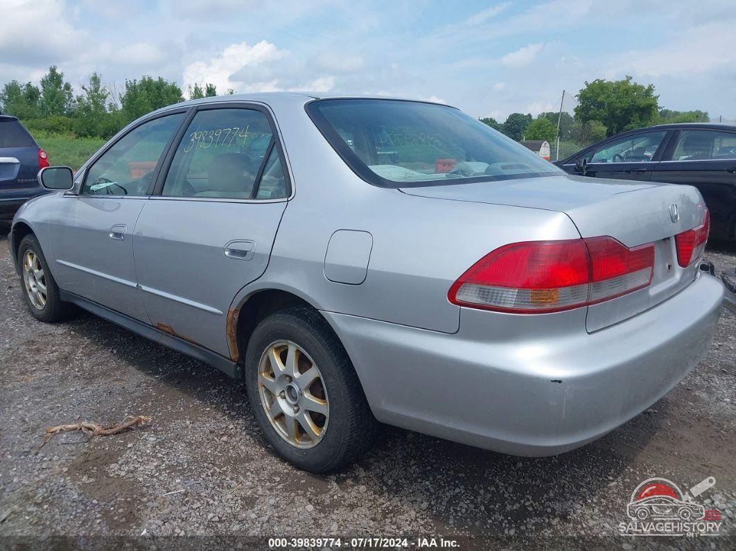 1HGCG66862A160312 2002 HONDA ACCORD photo no. 3