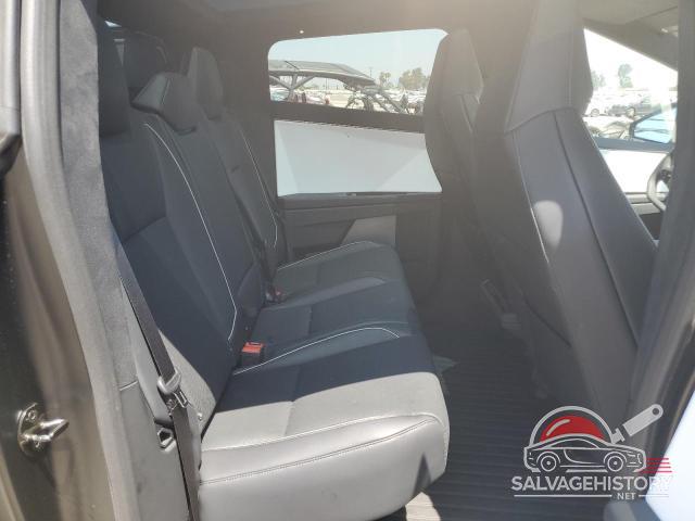 7G2CEHED6RA000960 2024 TESLA CYBERTRUCK photo no. 10