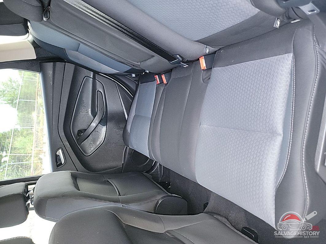 1FMCU0GD0HUE76808 2017 FORD ESCAPE photo no. 2