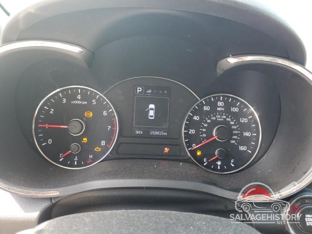 KNAFK5A82H5707361 2017 KIA FORTE photo no. 9