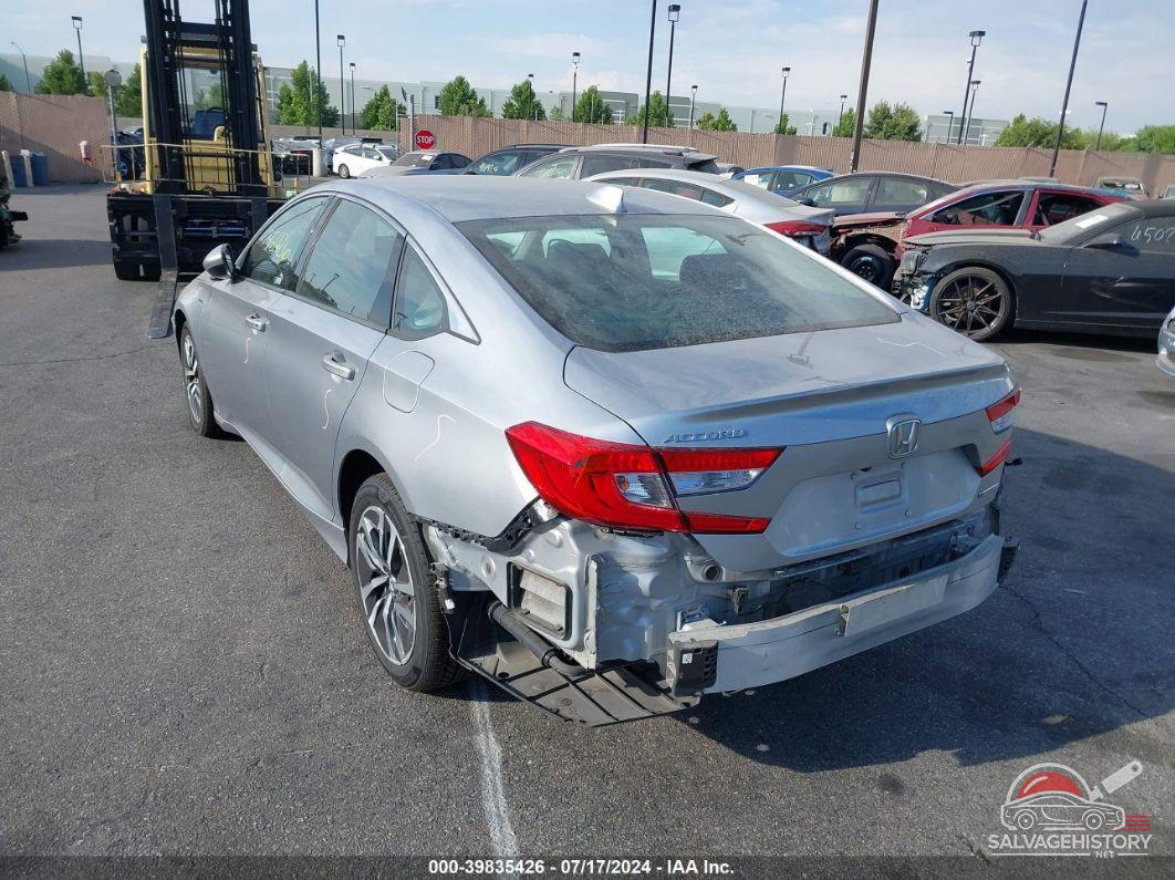 1HGCV3F19JA016002 2018 HONDA ACCORD HYBRID photo no. 3