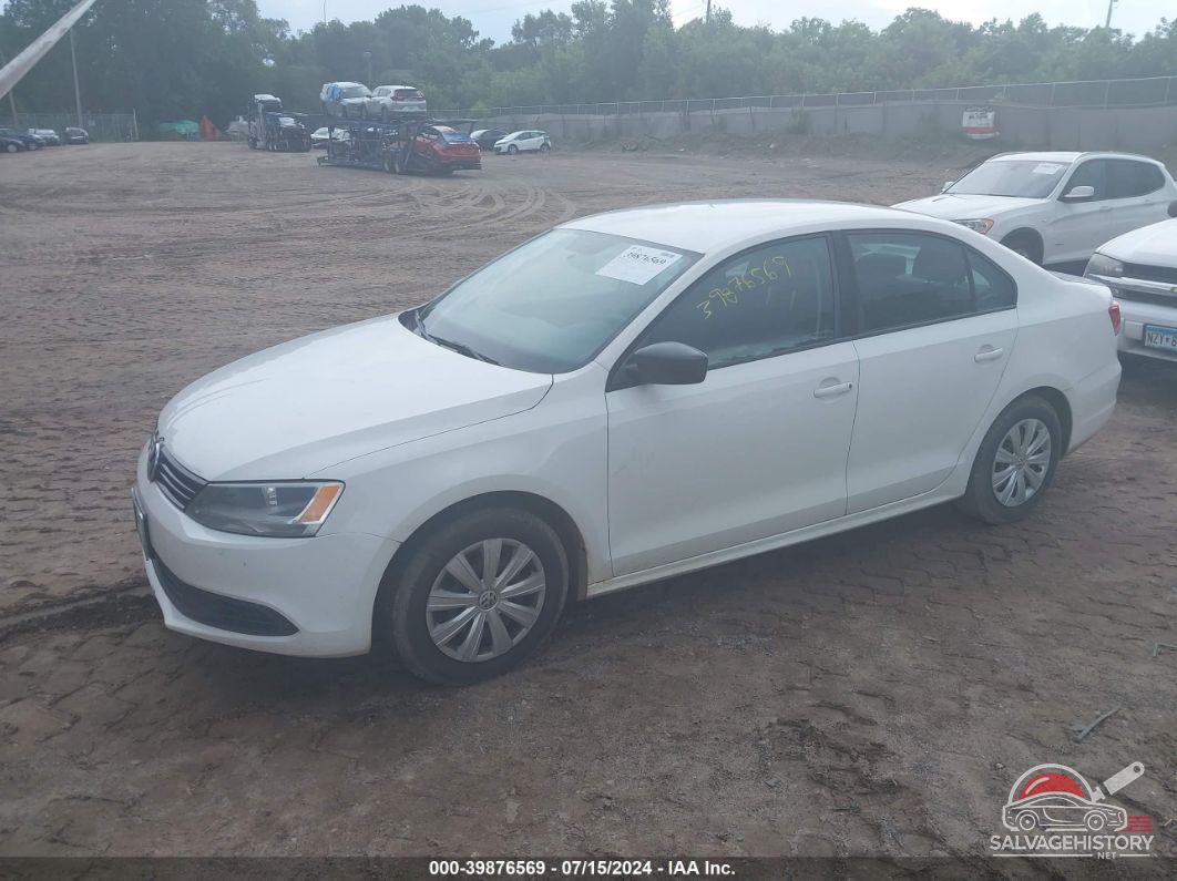 3VW1K7AJ2EM367322 2014 VOLKSWAGEN JETTA photo no. 2