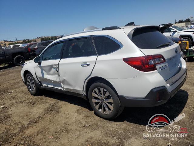 4S4BSATC0J3307274 2018 SUBARU OUTBACK photo no. 2