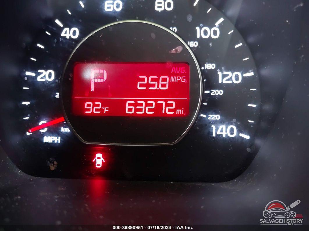 KNDJP3A51G7856226 2016 KIA SOUL photo no. 7