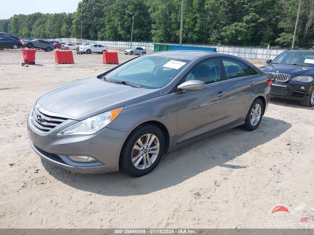 5NPEB4AC2DH707514 2013 HYUNDAI SONATA photo no. 2
