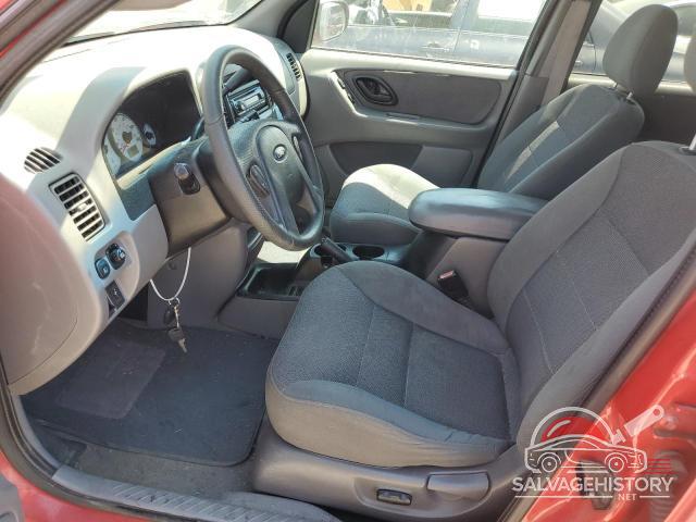 1FMYU04112KB56853 2002 FORD ESCAPE photo no. 7