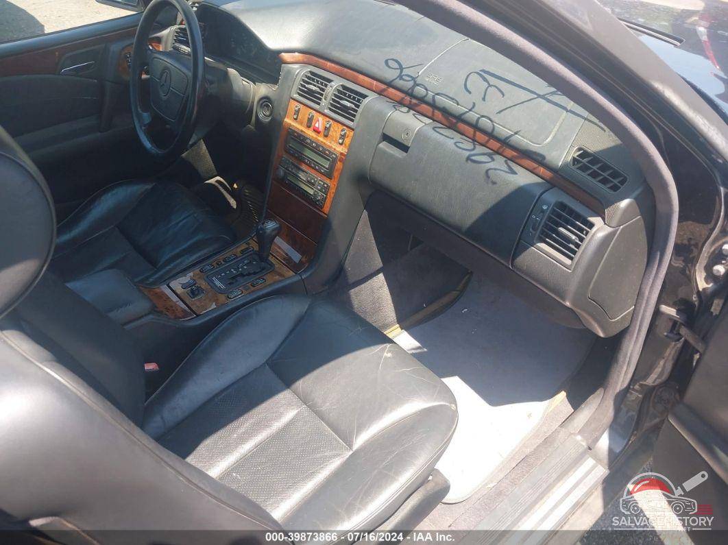 WDBJF65FXWA563836 1998 MERCEDES-BENZ E 320 photo no. 5