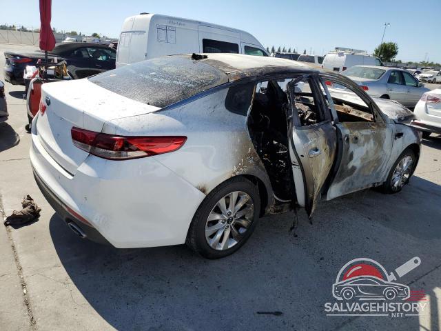 5XXGT4L38JG272086 2018 KIA OPTIMA photo no. 3