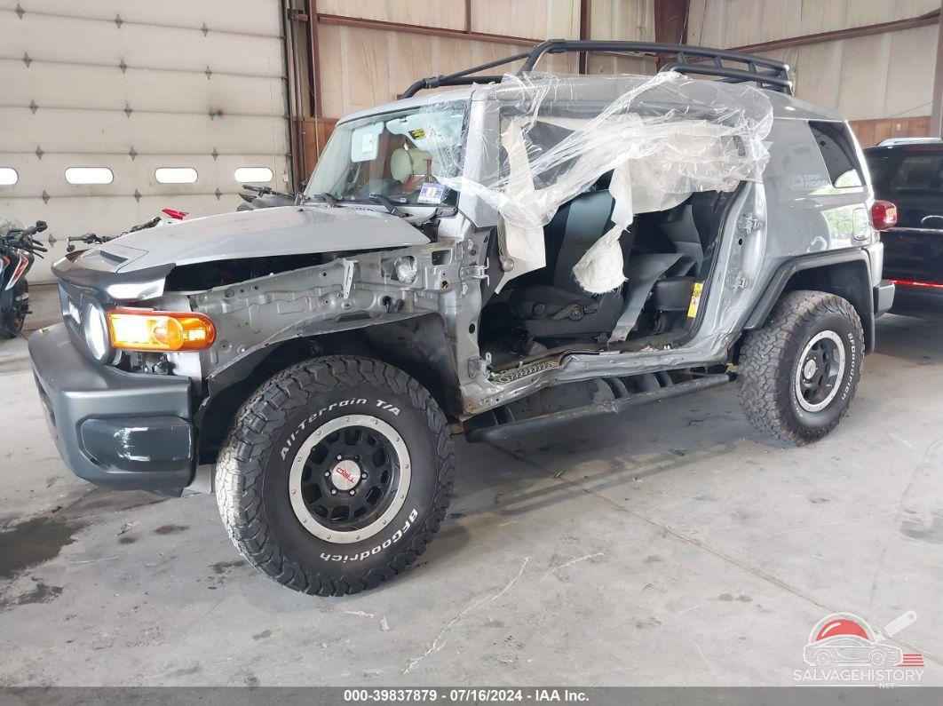 JTEBU4BF0DK158964 2013 TOYOTA FJ CRUISER photo no. 6
