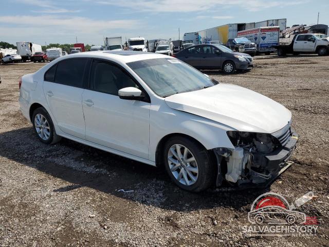 3VWDX7AJ6CM418848 2012 VOLKSWAGEN JETTA photo no. 4