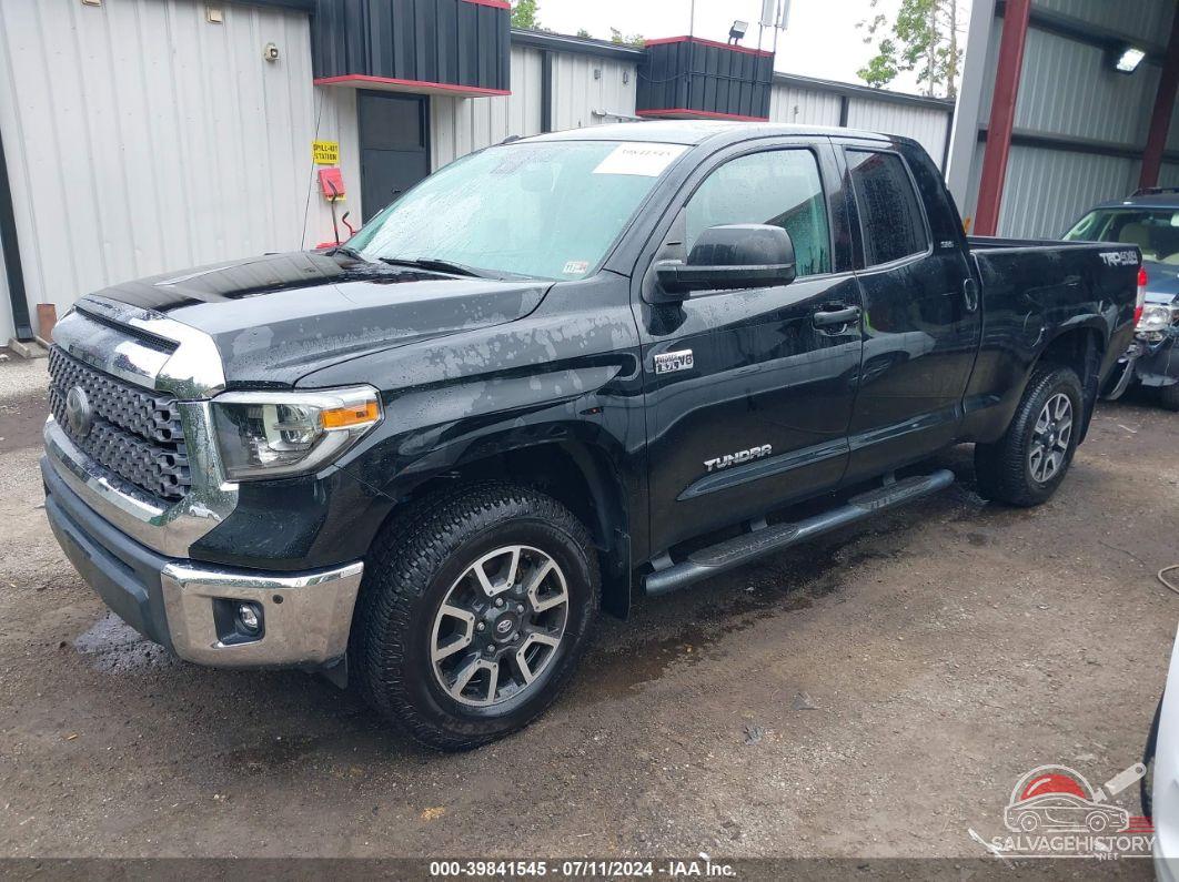 5TFUY5F14JX698595 2018 TOYOTA TUNDRA photo no. 2