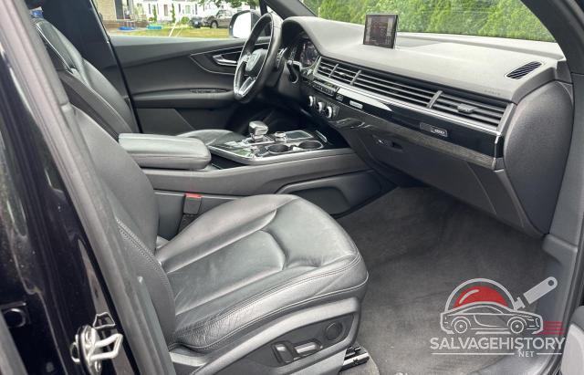 WA1LAAF71HD022303 2017 AUDI Q7 photo no. 5