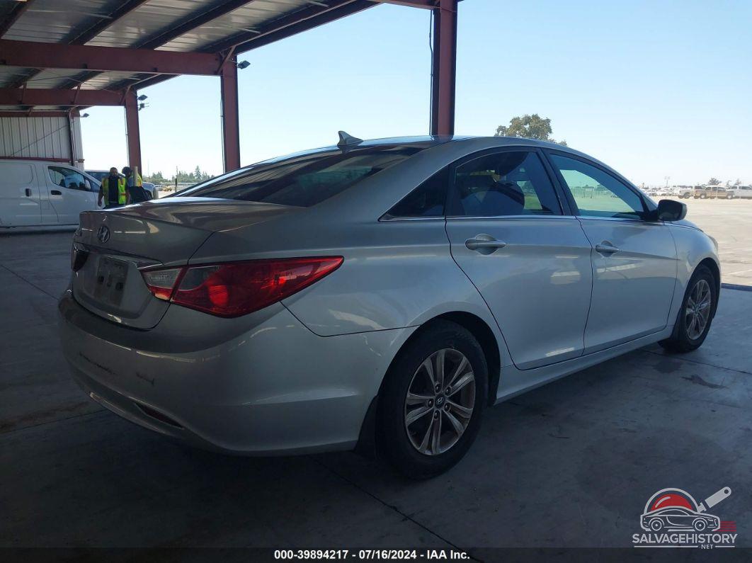 5NPEB4AC8BH104239 2011 HYUNDAI SONATA photo no. 4
