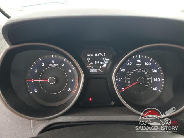 5NPDH4AE1GH719265 2016 HYUNDAI ELANTRA photo no. 9