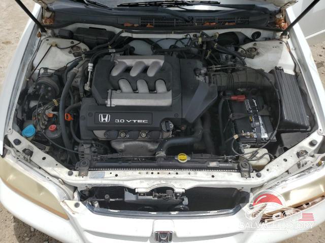 1HGCG1658YA098199 2000 HONDA ACCORD photo no. 11