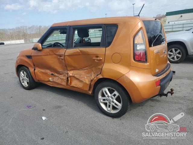 KNDJT2A2XB7316894 2011 KIA SOUL photo no. 2