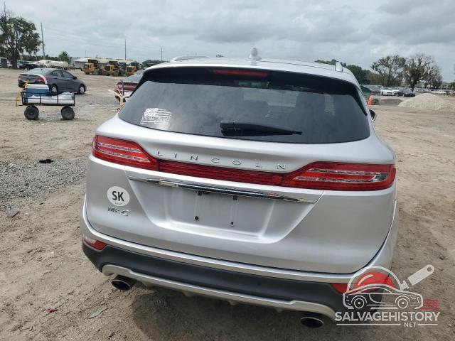 5LMCJ3C95KUL07836 2019 LINCOLN MKC photo no. 6
